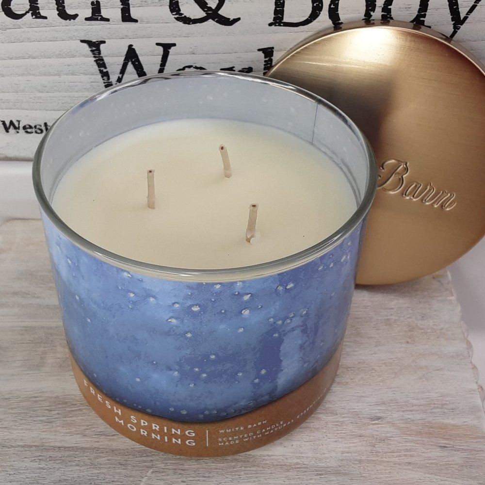 BATH & BODY WORKS 'FRESH SPRING MORNING' 3-WICK CANDLE 'WHITE BARN' - Picture 3 of 8